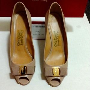 Salvatore Ferragamo Tan Leather Sandal size 8
